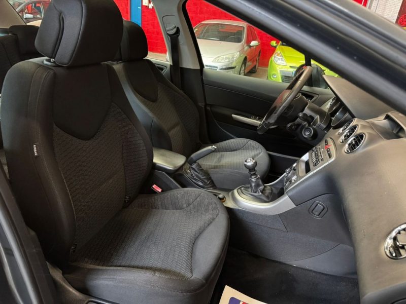 PEUGEOT 308 SW 2.0 HDI 136 Premium 