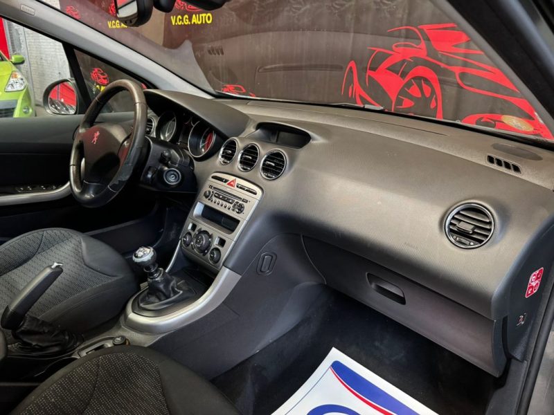 PEUGEOT 308 SW 2.0 HDI 136 Premium 