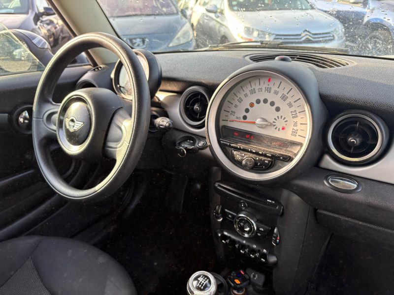 MINI MINI 2 (R56) LCI One 1.6 i 16V 75 cv 2013
