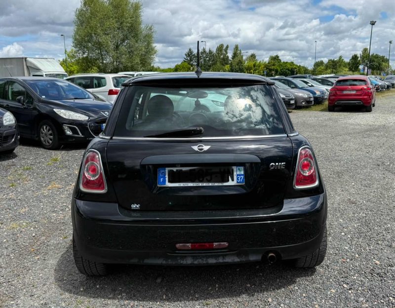 MINI MINI 2 LCI One 1.6 i 16V 75 cv garantie 12 mois