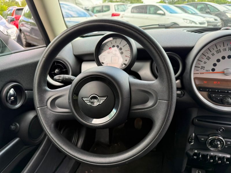 MINI MINI 2 LCI One 1.6 i 16V 75 cv garantie 12 mois