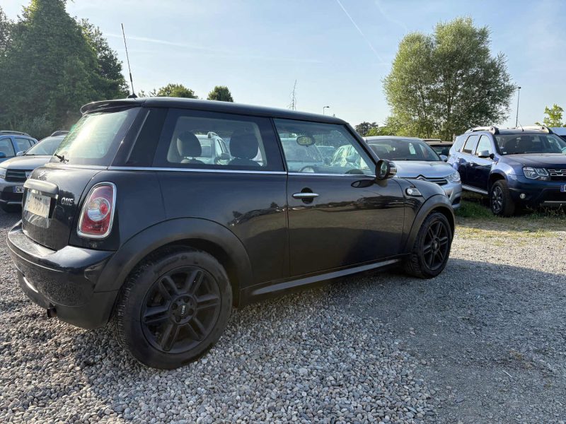 MINI MINI 2 (R56) LCI One 1.6 i 16V 75 cv 2013