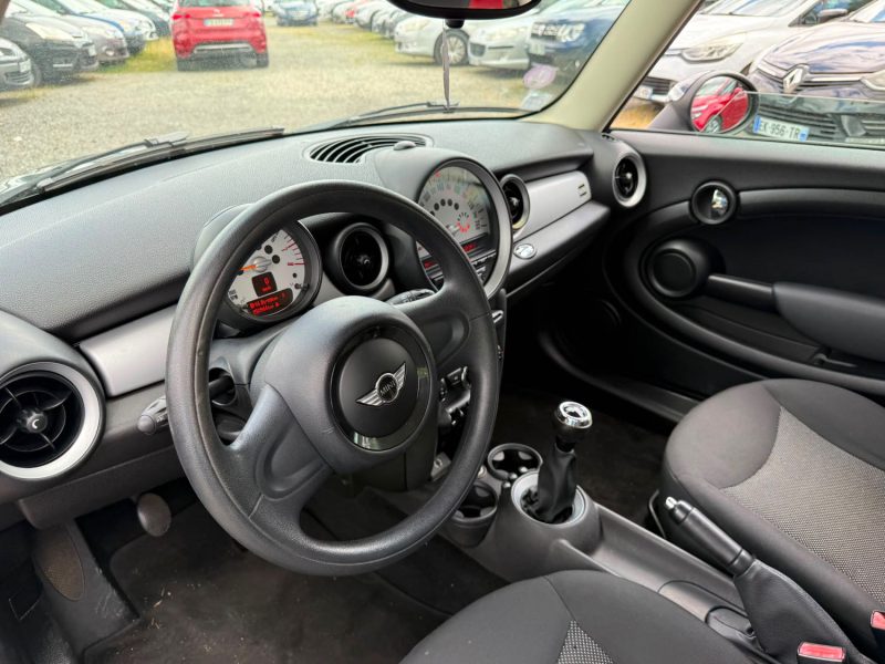 MINI MINI 2 LCI One 1.6 i 16V 75 cv garantie 12 mois