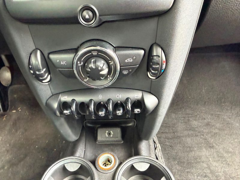 MINI MINI 2 LCI One 1.6 i 16V 75 cv garantie 12 mois