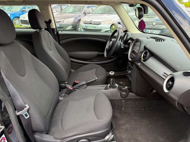 MINI MINI 2 LCI One 1.6 i 16V 75 cv garantie 12 mois