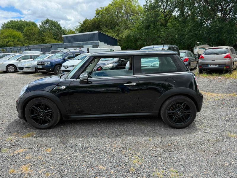 MINI MINI 2 LCI One 1.6 i 16V 75 cv garantie 12 mois