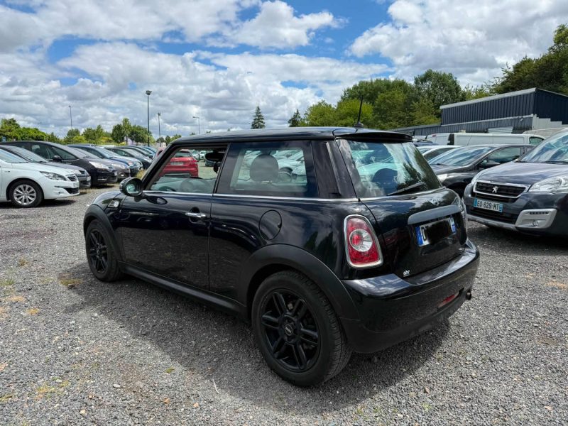 MINI MINI 2 LCI One 1.6 i 16V 75 cv garantie 12 mois