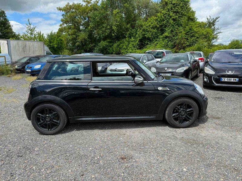 MINI MINI 2 LCI One 1.6 i 16V 75 cv garantie 12 mois