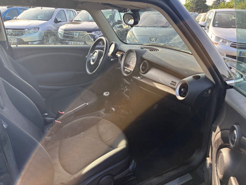 MINI MINI 2 (R56) LCI One 1.6 i 16V 75 cv 2013