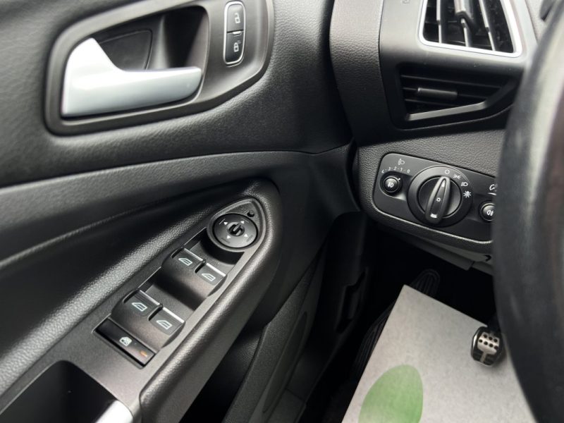 FORD KUGA II (2) ST-LINE 1.5 ECOBOOST 160 Cv 4x2 APPLE CARPLAY & ANDROID AUTO - GARANTIE 1 AN