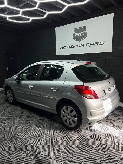 PEUGEOT 207 2009