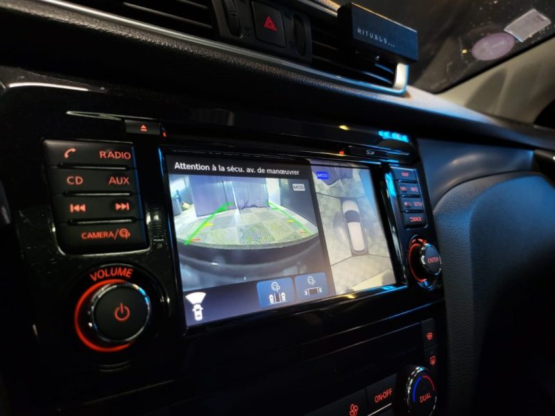 NISSAN QASHQAI  1.6 DIG 163ch TEKNA / TOIT PANORAMIQUE / CAMERA 360 / SUIVI COMPLET 