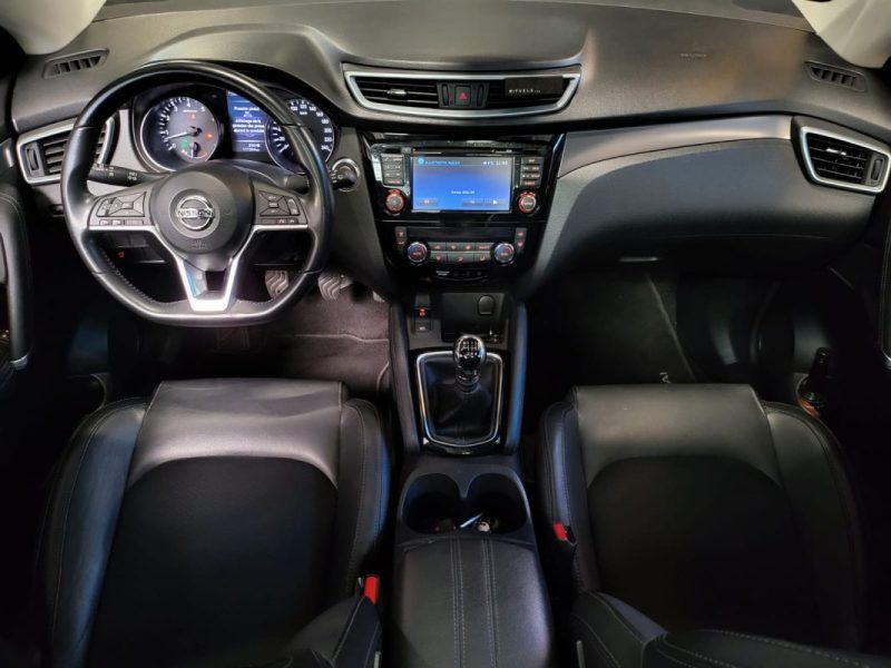 NISSAN QASHQAI  1.6 DIG 163ch TEKNA / TOIT PANORAMIQUE / CAMERA 360 / SUIVI COMPLET 