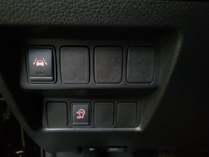 NISSAN QASHQAI  1.6 DIG 163ch TEKNA / TOIT PANORAMIQUE / CAMERA 360 / SUIVI COMPLET 