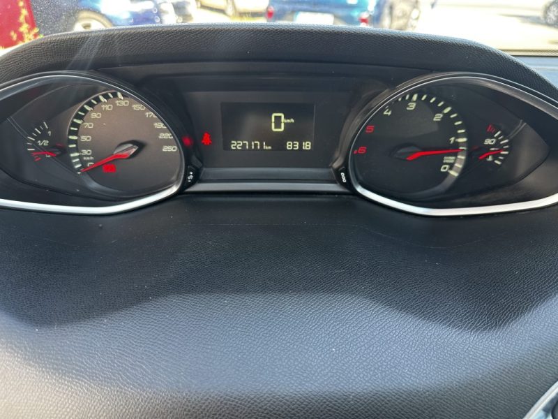 PEUGEOT 308 1.6 HDi 92ch BUSINESS PACK