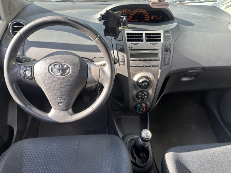 TOYOTA YARIS 