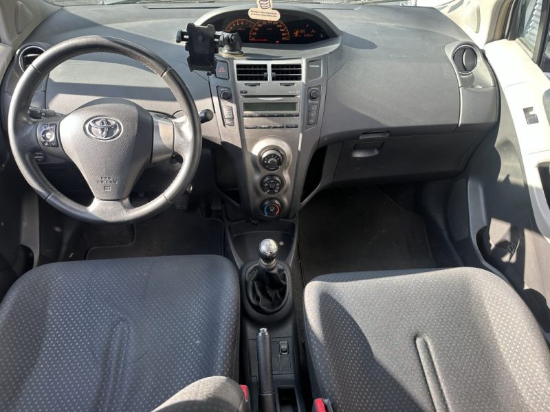 TOYOTA YARIS 