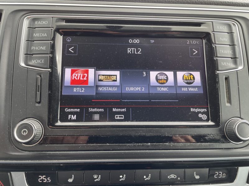 VOLKSWAGEN MULTIVAN 2015