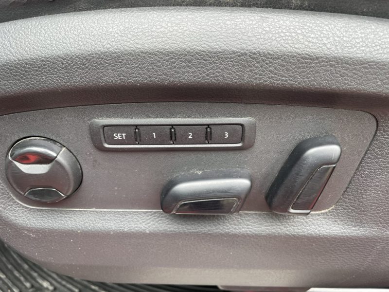 VOLKSWAGEN MULTIVAN 2015