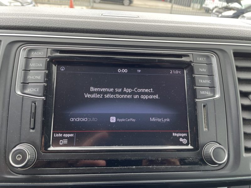 VOLKSWAGEN MULTIVAN 2015