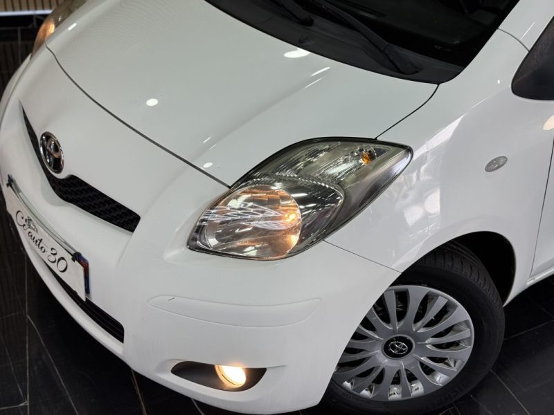 TOYOTA YARIS 2010