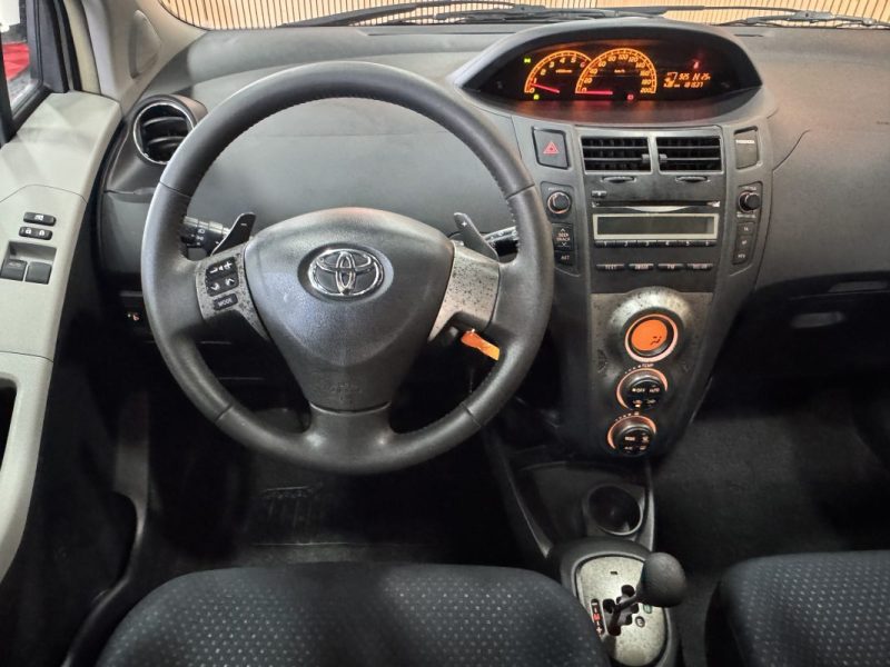 TOYOTA YARIS 2010