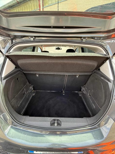 OPEL CORSA 1.4i 90ch Color Edition