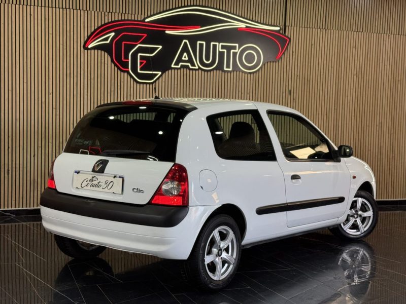 RENAULT 3 PKA 15D 2004