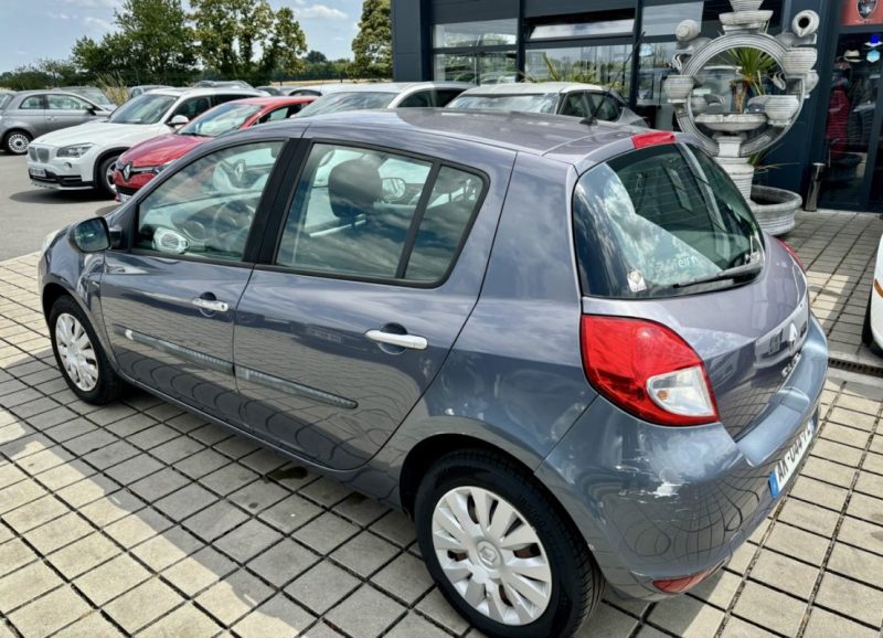 RENAULT CLIO III - 1.2 16V 75CH ECO2 EXPRESSION