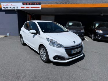 PEUGEOT 208 2020