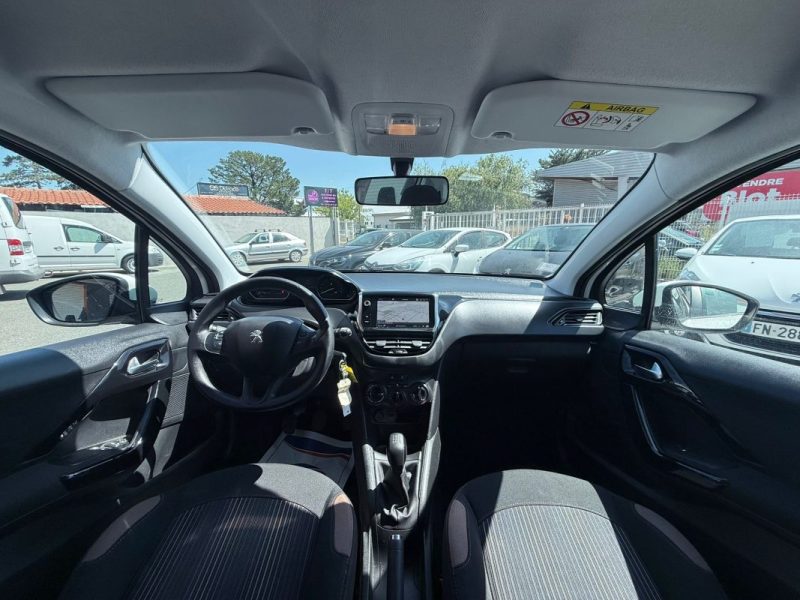 PEUGEOT 208 2020