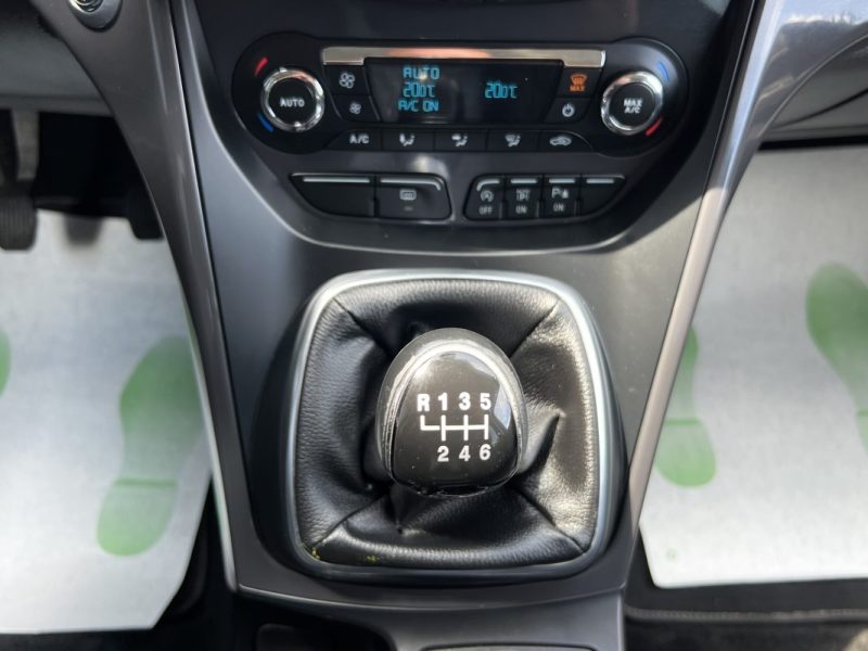 FORD KUGA II SPORT PLATINIUM 2.0 TDCI 150 Cv 4x2 ECRAN GPS KEYLESS REGULATEUR BVM6 CRIT AIR 2