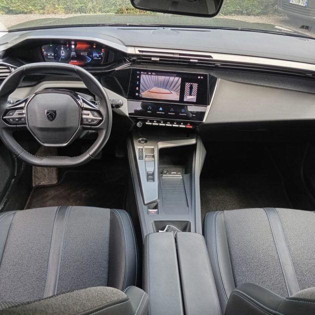 🚗 Peugeot 308 Berline Allure BlueHDI 130 S&S EAT8 – 2023