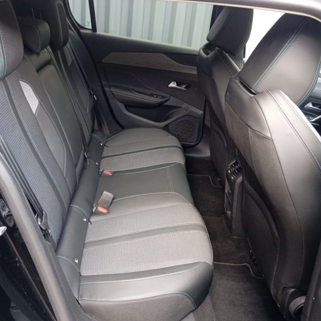 🚗 Peugeot 308 Berline Allure BlueHDI 130 S&S EAT8 – 2023