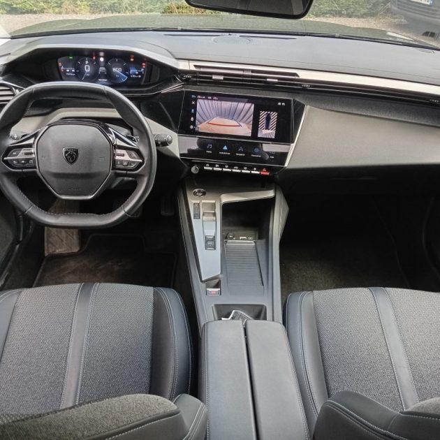 🚗 Peugeot 308 Berline Allure BlueHDI 130 S&S EAT8 – 2023