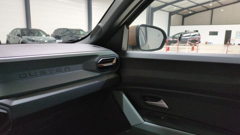 Dacia Duster Hybrid 140 4x2 extreme + pack techno +  city