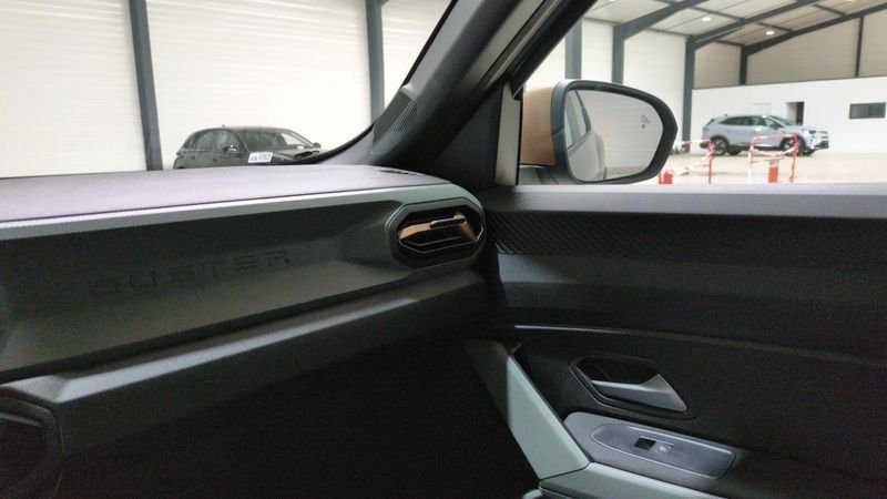 Dacia Duster Hybrid 140 4x2 extreme + pack techno +  city