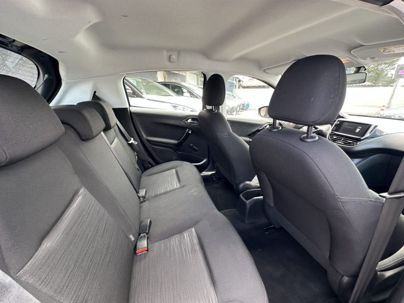 PEUGEOT 208 1.6 HDI 75CV PREMIUM