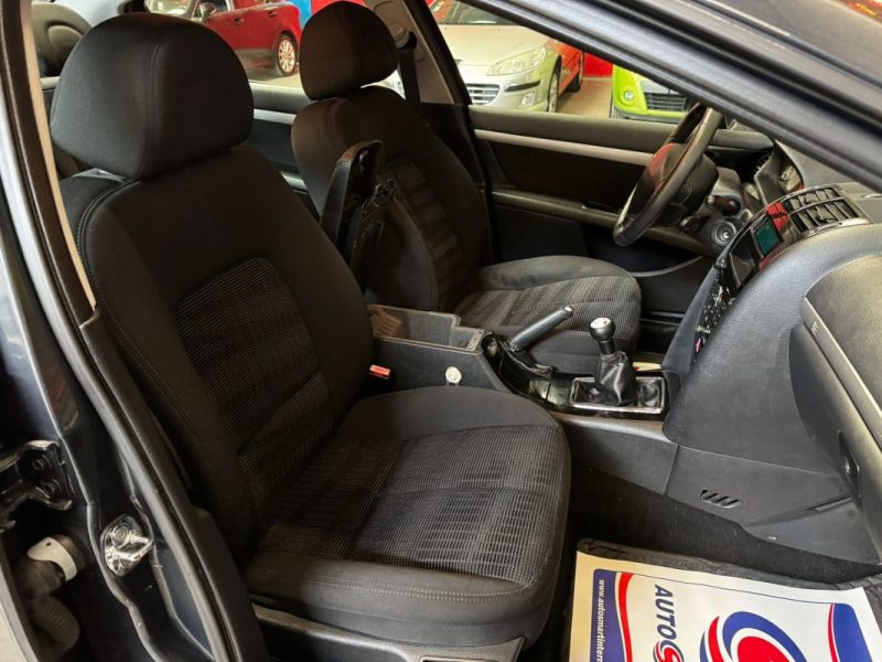 PEUGEOT 407 1.6 HDI 110 Premium 