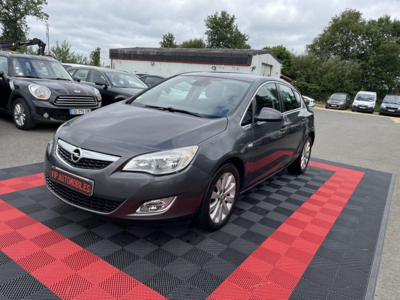 OPEL ASTRA 2010