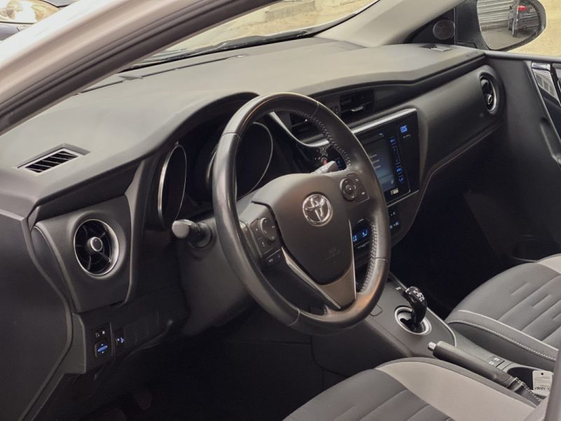 TOYOTA AURIS 1.8 VVT-i HSD CVT Hybride 136 CH