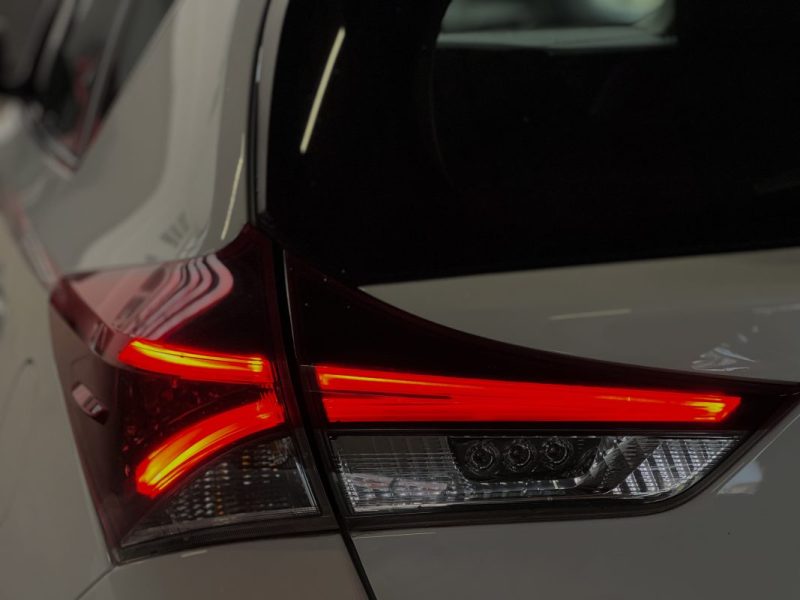 TOYOTA AURIS 1.8 VVT-i HSD CVT Hybride 136 CH