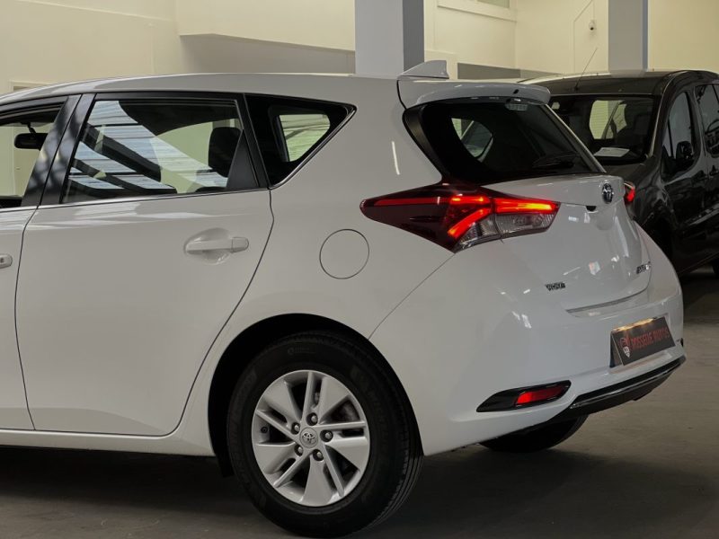 TOYOTA AURIS 1.8 VVT-i HSD CVT Hybride 136 CH