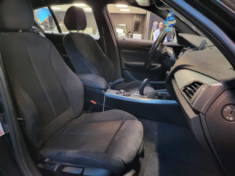 BMW SERIE 1 118dA 150ch PACK M / CAMERA DE RECUL ATTEAGE / SUIVI COMPLET 