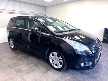 PEUGEOT 5008 2011