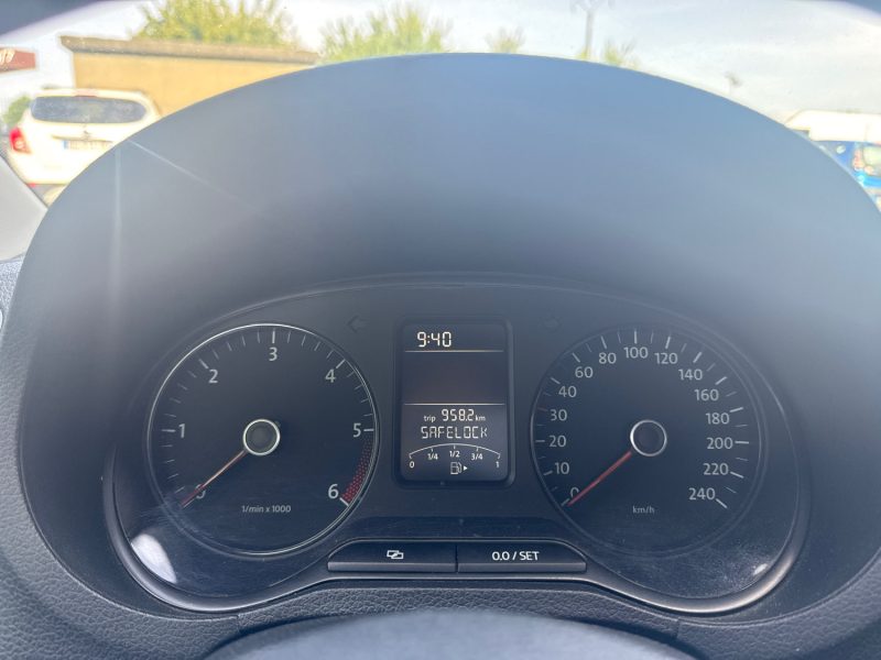 VOLKSWAGEN POLO 2011