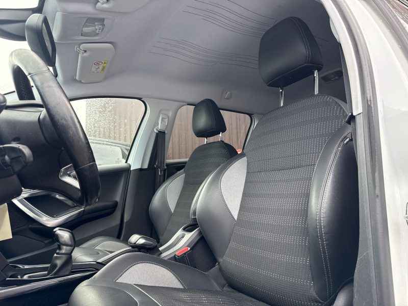 PEUGEOT 2008 2017