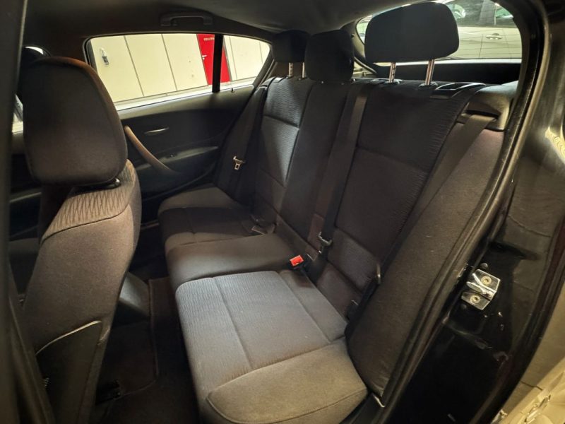 B.M.W. SERIE 1118D 143 PREMIERE