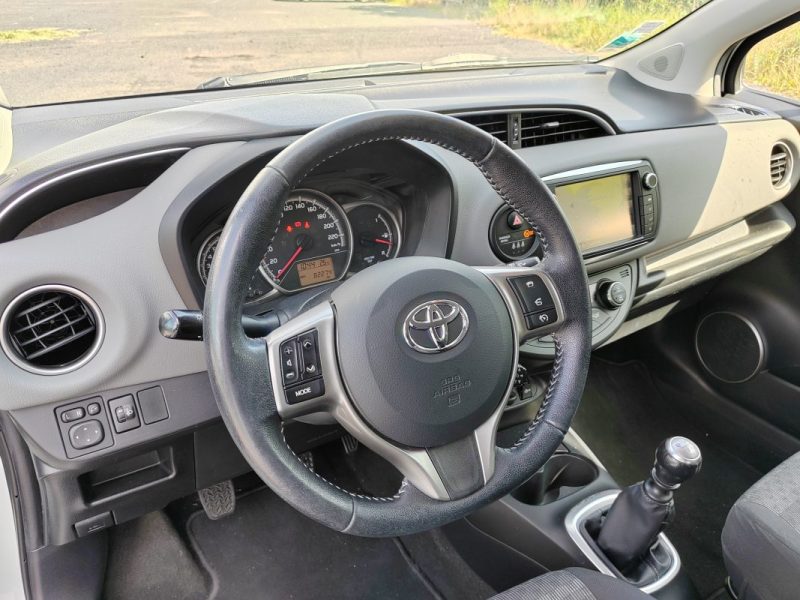 Toyota Yaris III Dynamic 1.3 100ch VVT-i - GARANTIE 12 mois