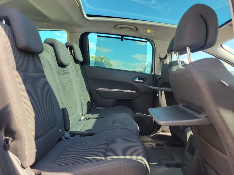 PEUGEOT 5008 1.6 BlueHDi 120 cv EAT6 7 Places Allure - Garantie 12 Mois